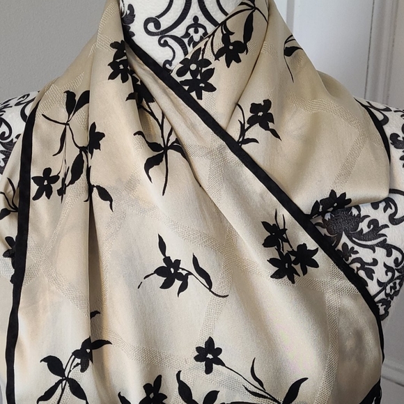 Talbots vintage 100% silk scarf floral fringed - Picture 2 of 6